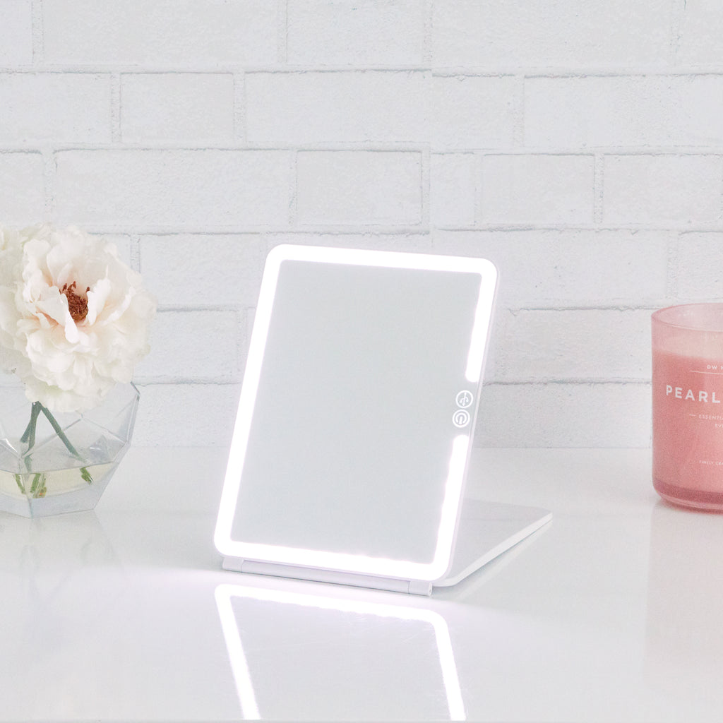 Slim Pad Mirror with Magnifying Mirrors